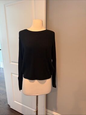 Carmen Marc Valvo Black Ribbed Crew Neck Sweater